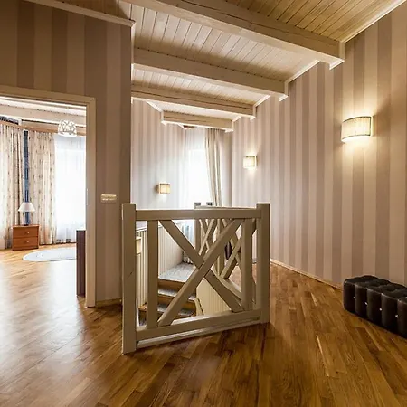 Olga Deluxe Hotel